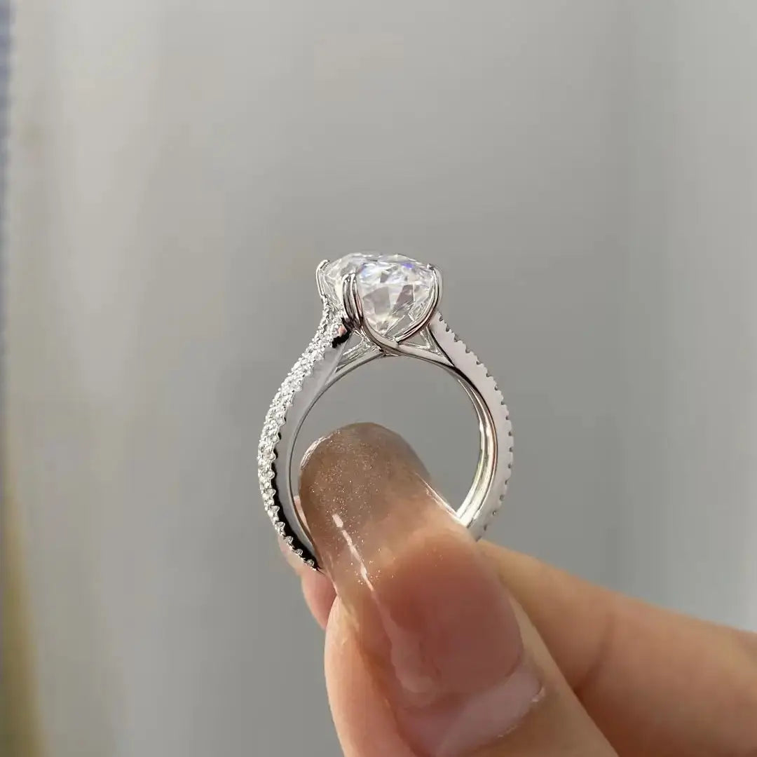 Choosing the right engagement ring for your hand shape