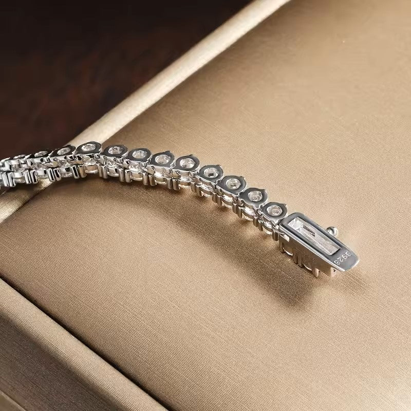 Graduated Moissanite Tennis Necklace – 18K White Gold Plated Silver | 3-Claw or 4-Claw Setting