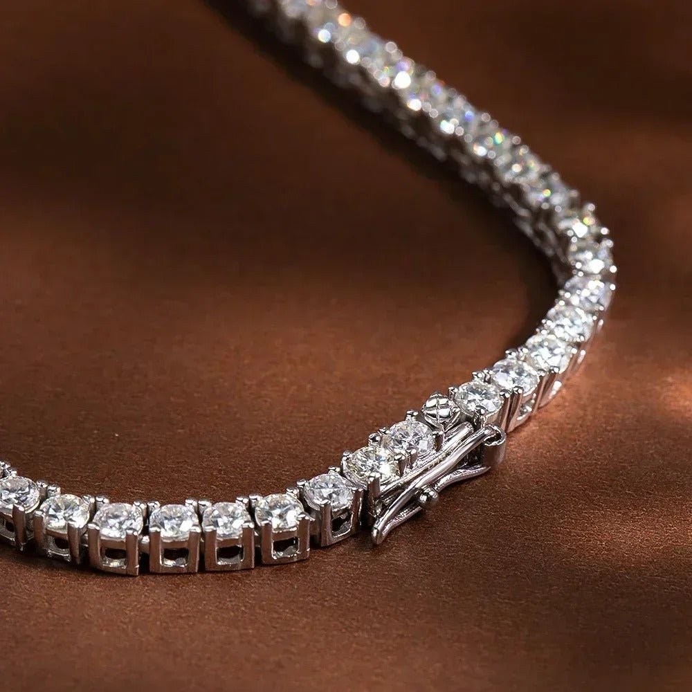 Graduated Moissanite Tennis Necklace – 18K White Gold Plated Silver | 3-Claw or 4-Claw Setting