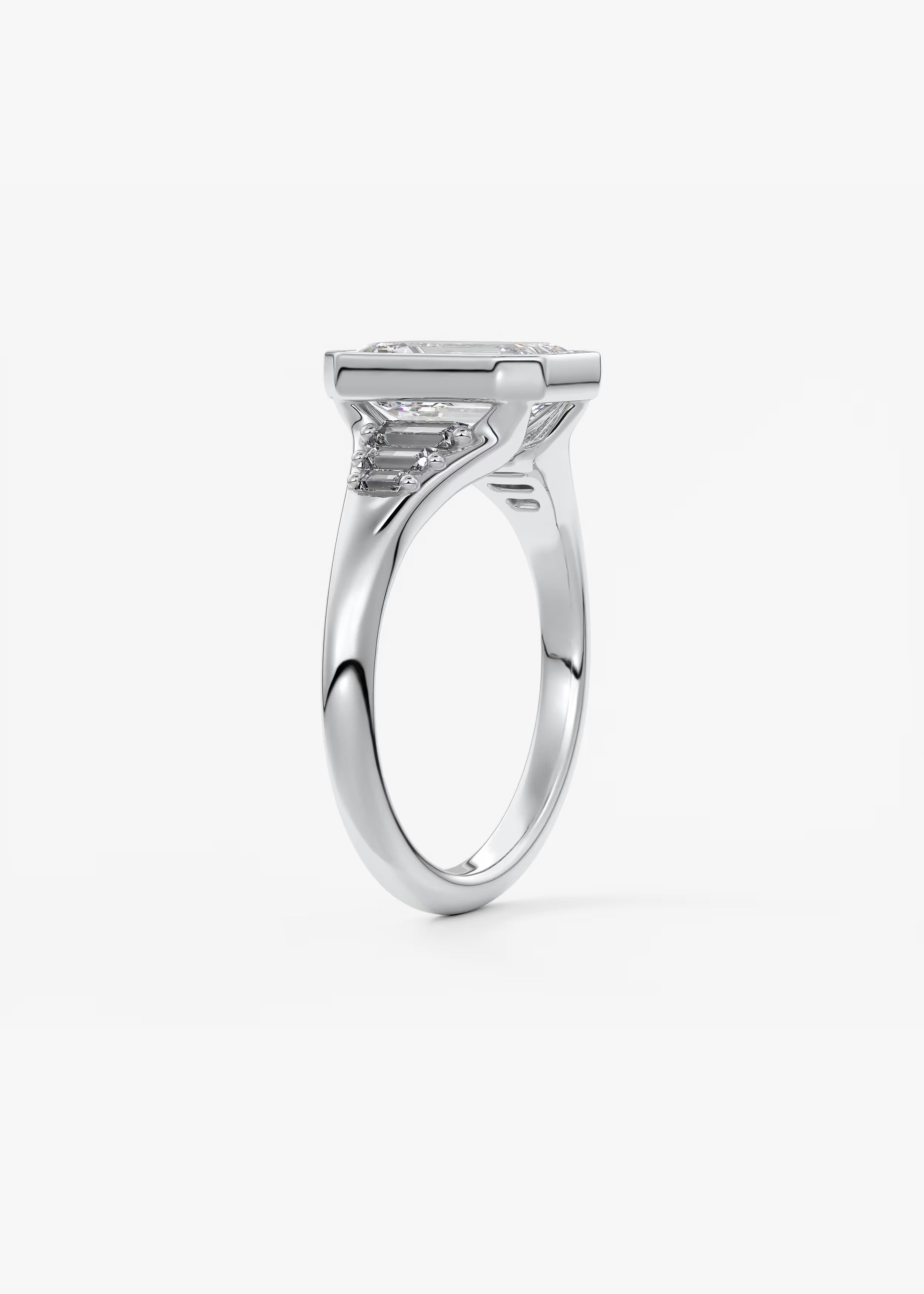 Véda Emerald Heirloom – Seven-Stone Graduated Baguette Ring