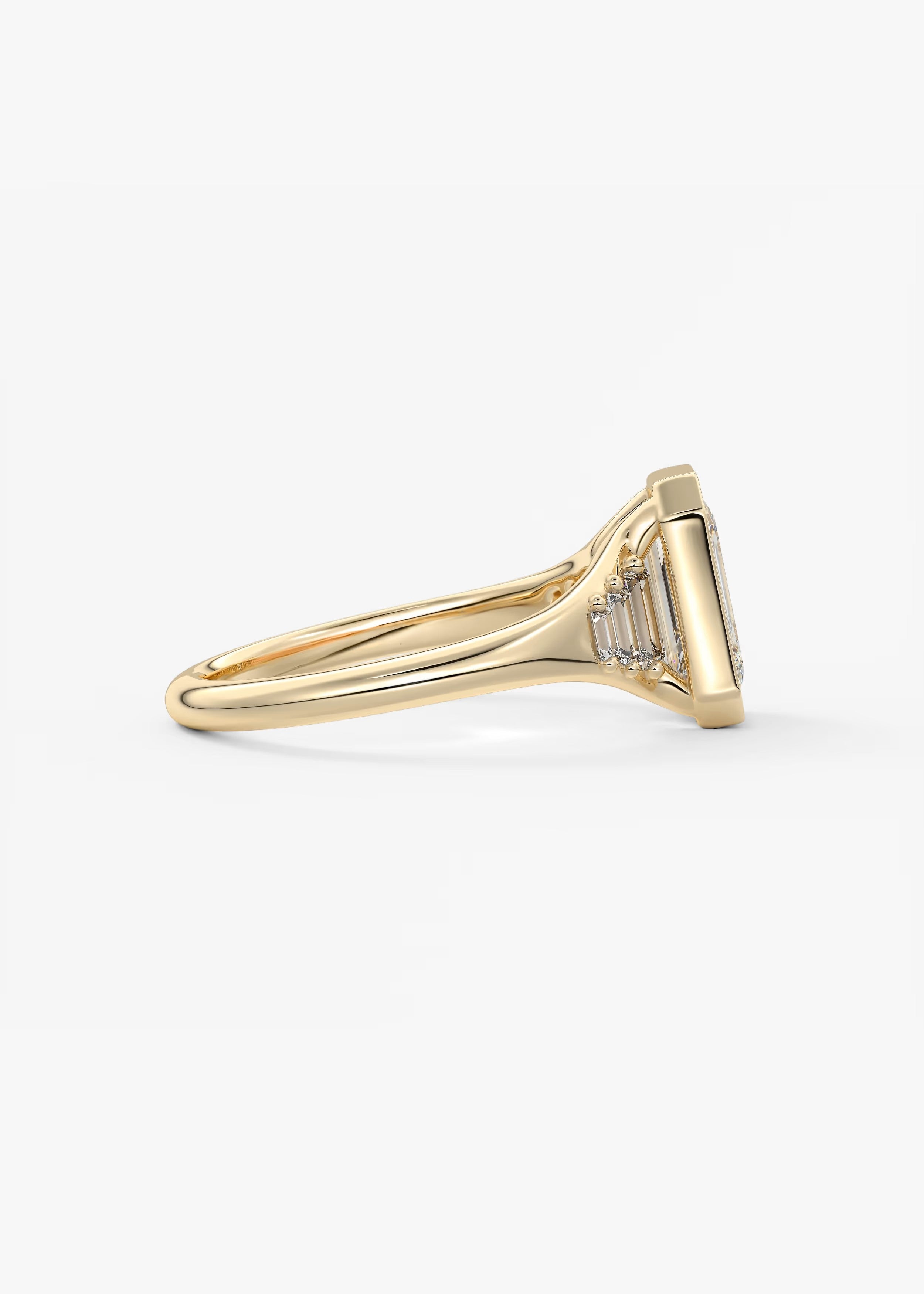 Véda Emerald Heirloom – Seven-Stone Graduated Baguette Ring