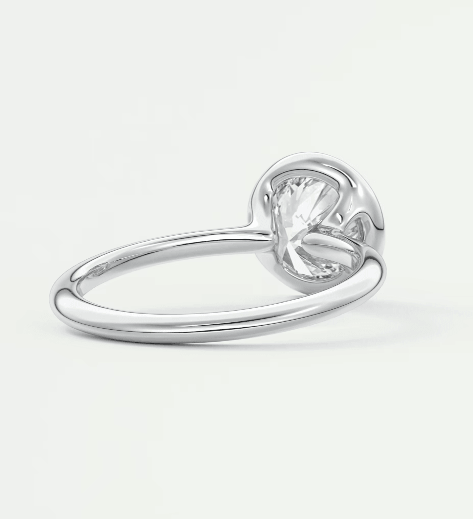 Véda Round Bezel Ring – Lab Diamond or Moissanite