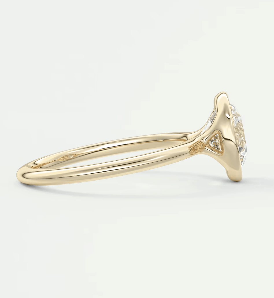 Véda Round Bezel Ring – Lab Diamond or Moissanite