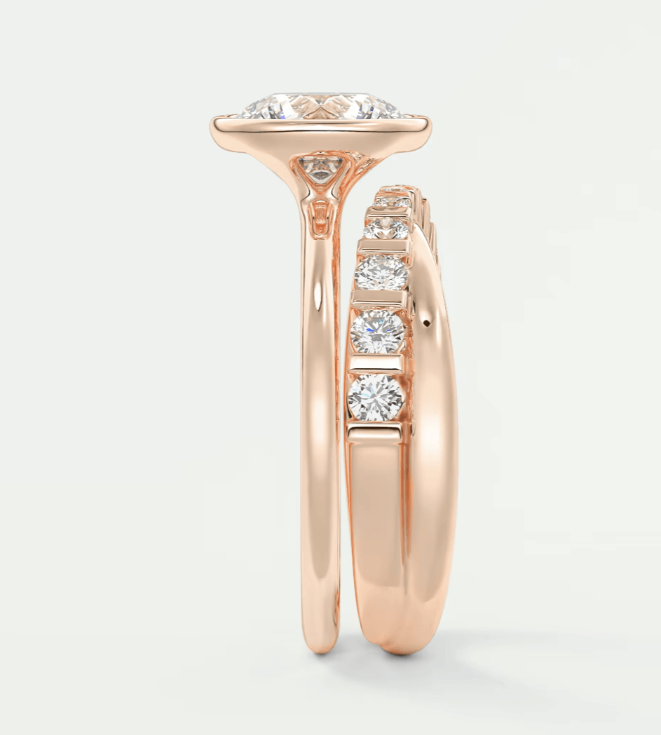 Véda Round Bezel Ring – Lab Diamond or Moissanite