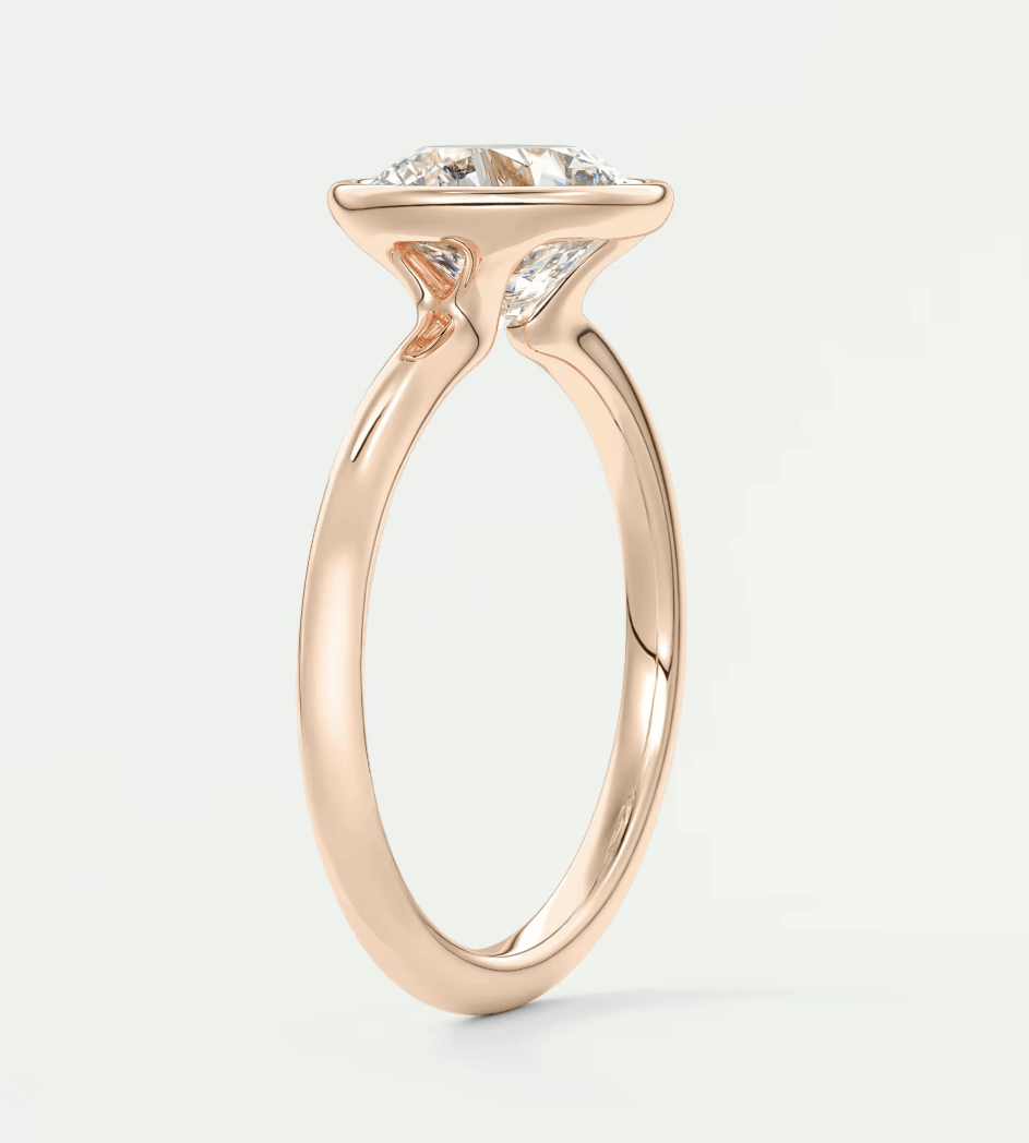 Véda Round Bezel Ring – Lab Diamond or Moissanite