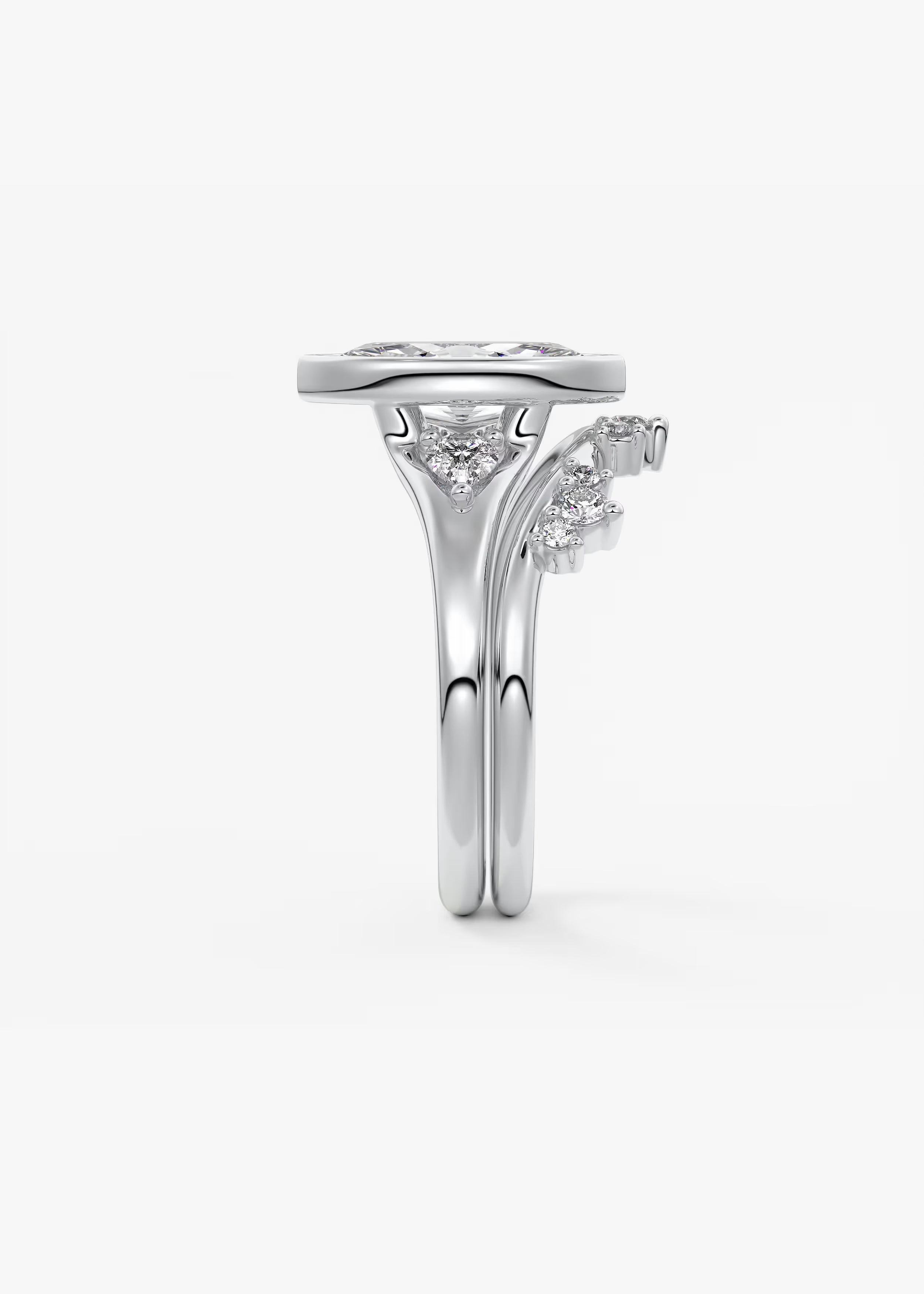 Véda Trilogy – Marquise with Pear Side Stones