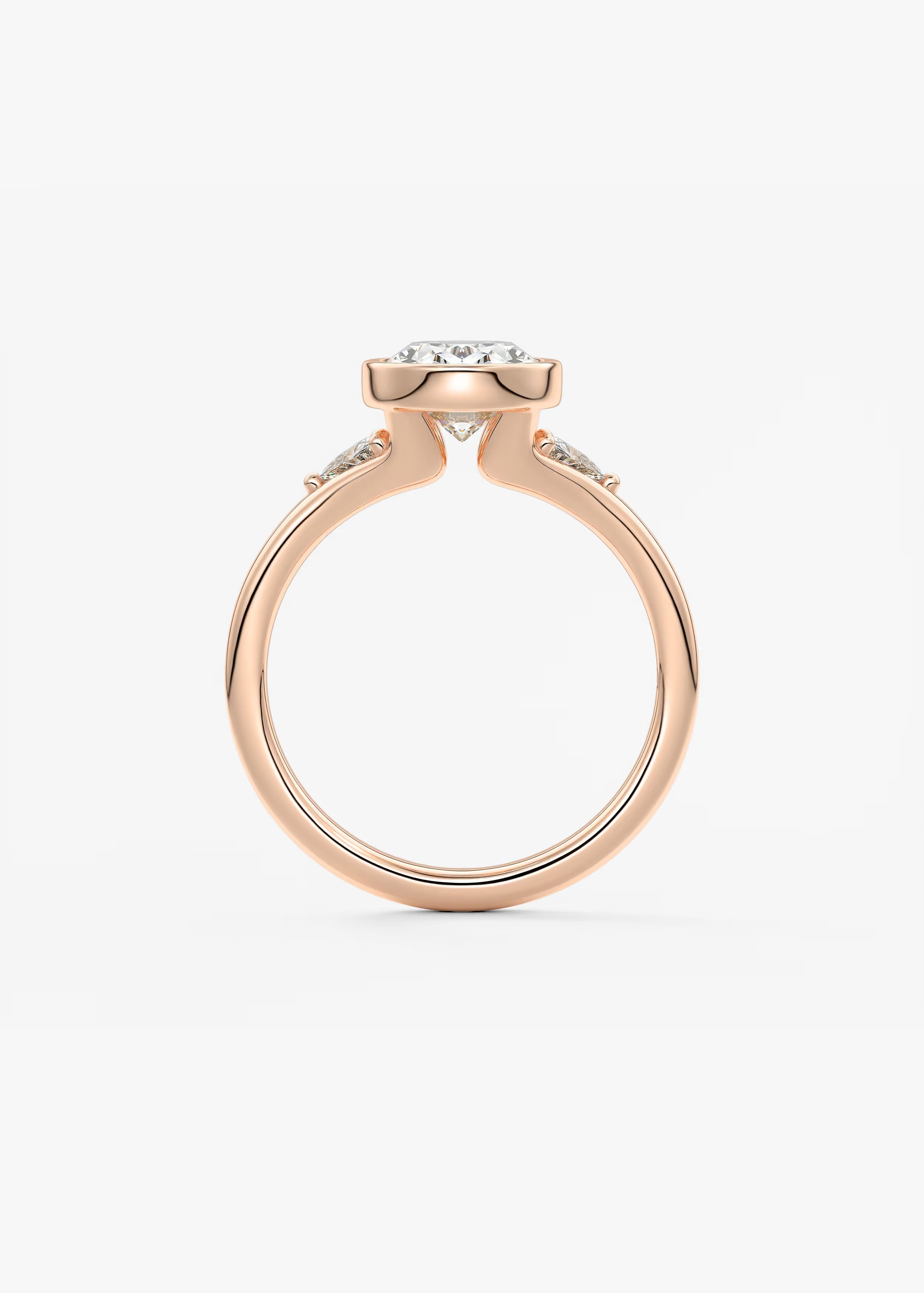 Véda Trilogy – Oval with Trillion Side Stones