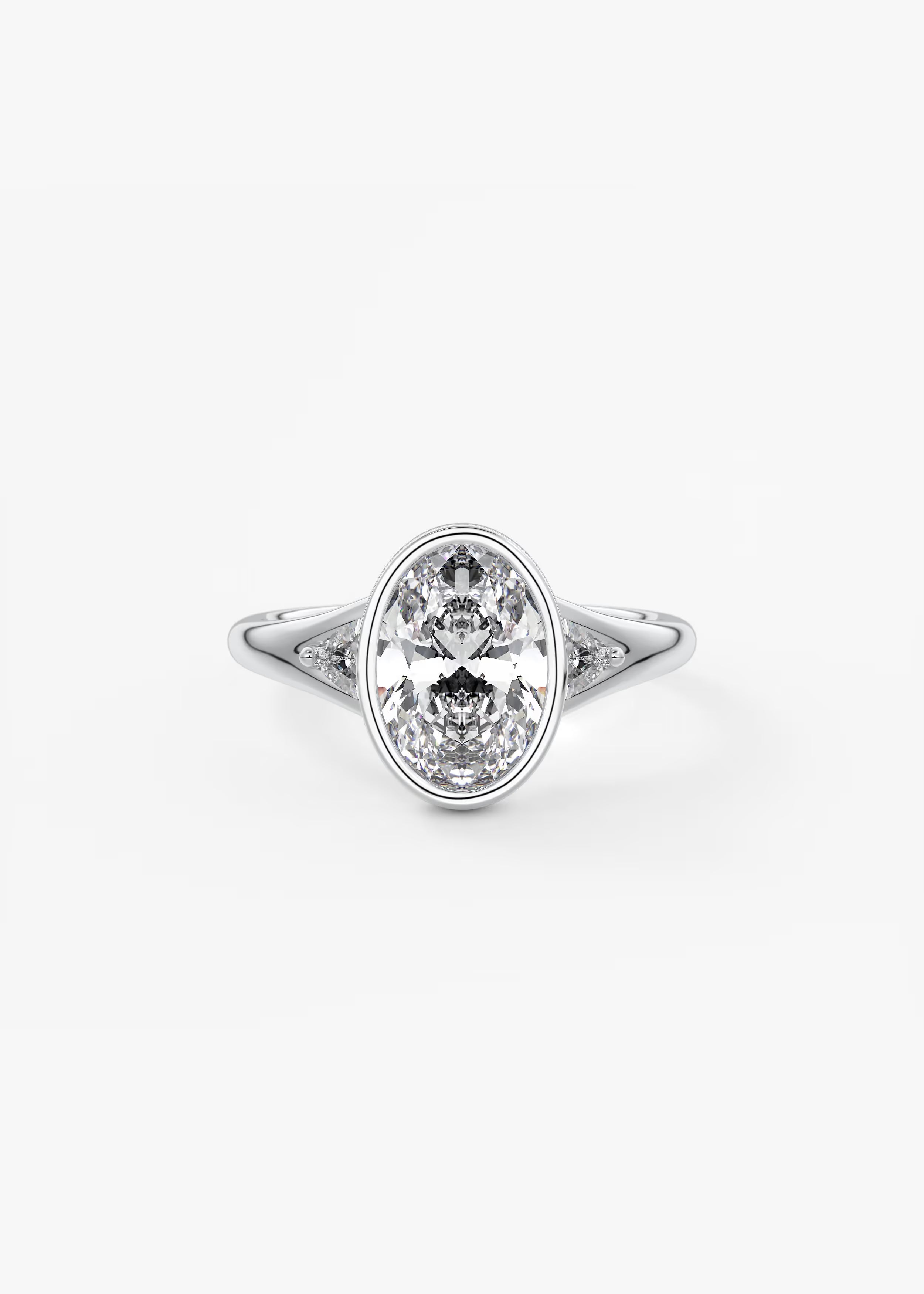 Véda Trilogy – Oval with Trillion Side Stones