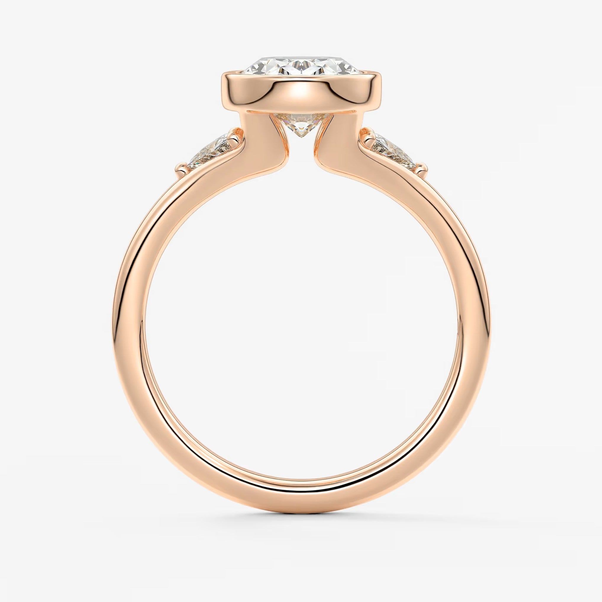 Véda trilogy – oval with trillion side stones