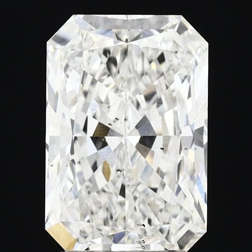 3.07ct Radiant Lab Grown Diamond (Colour F, Clarity SI1, IGI Certified)