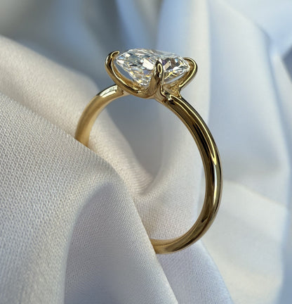 Aura Glide Oval Low-Profile Lab Diamond Engagement Ring – 2.05ct D VVS2