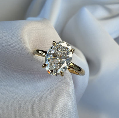 Aura Glide Oval Low-Profile Lab Diamond Engagement Ring – 2.05ct D VVS2