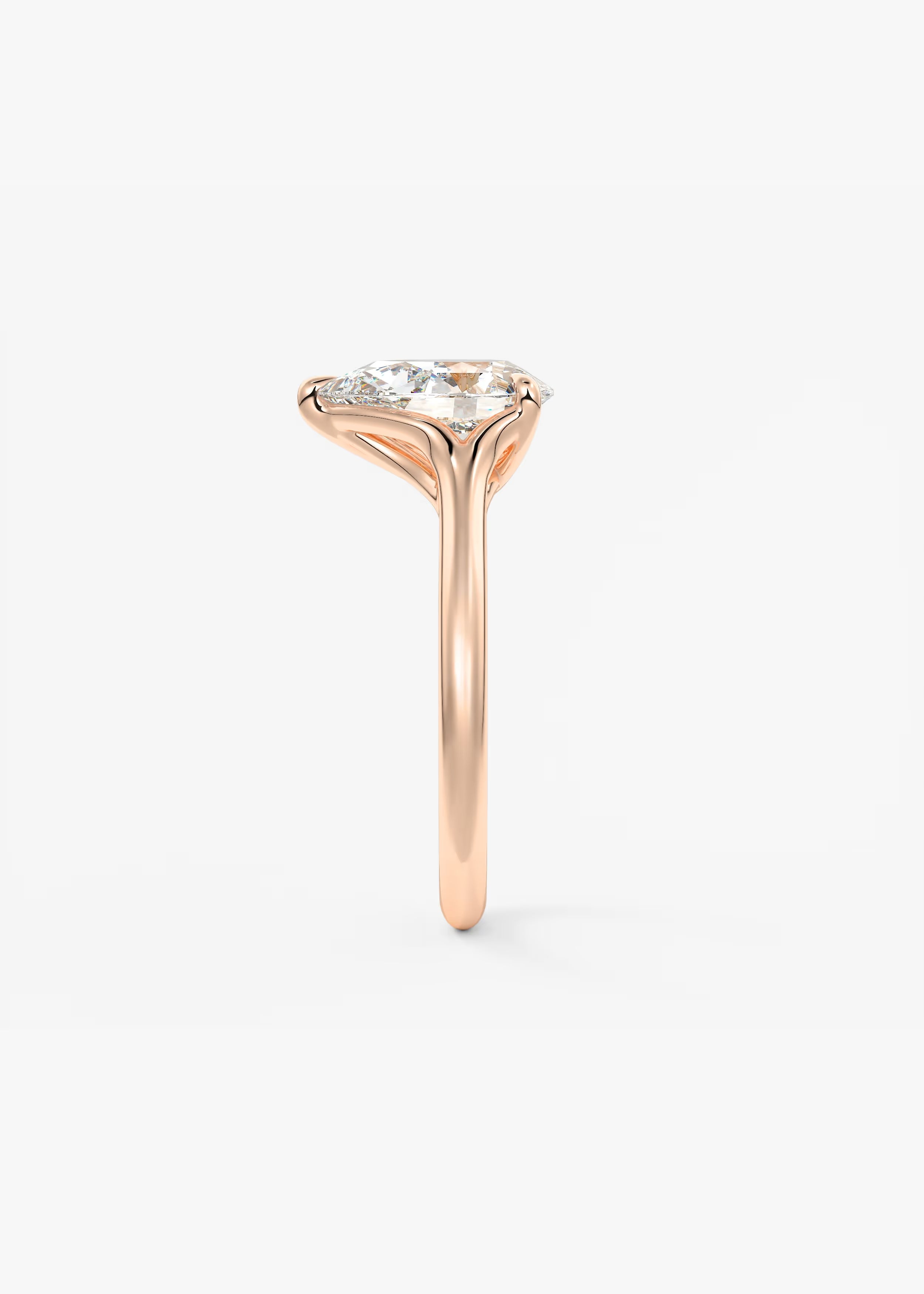 Cassia – Pear Solitaire with Triple-Claw Prongs