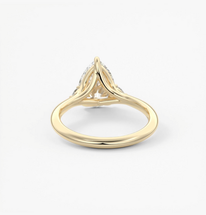 Cassia – pear trilogy with pear side stones