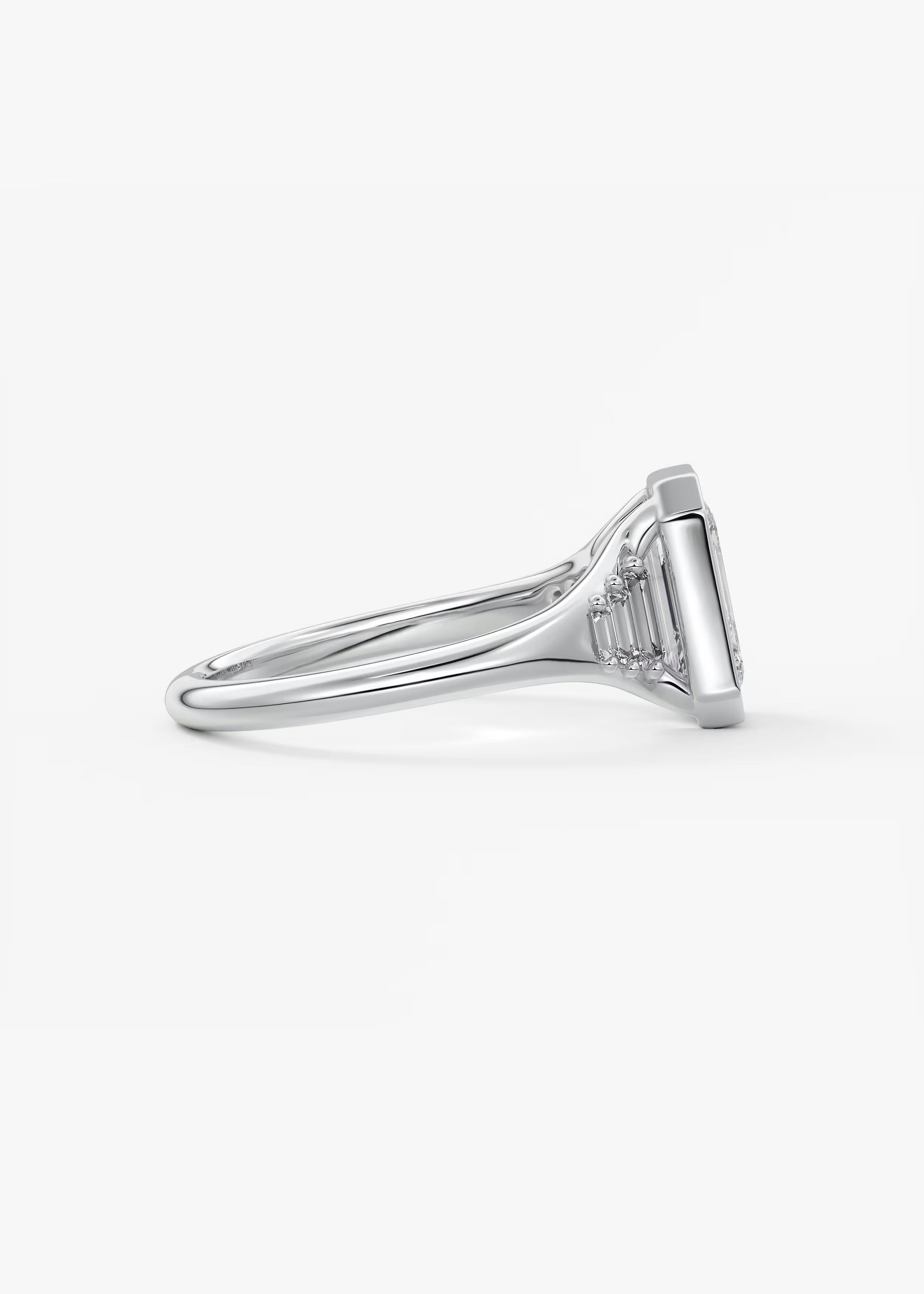 Véda Emerald Heirloom – Seven-Stone Graduated Baguette Ring