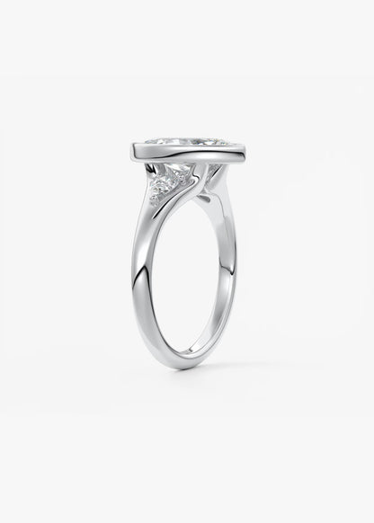 Véda Trilogy – Marquise with Pear Side Stones