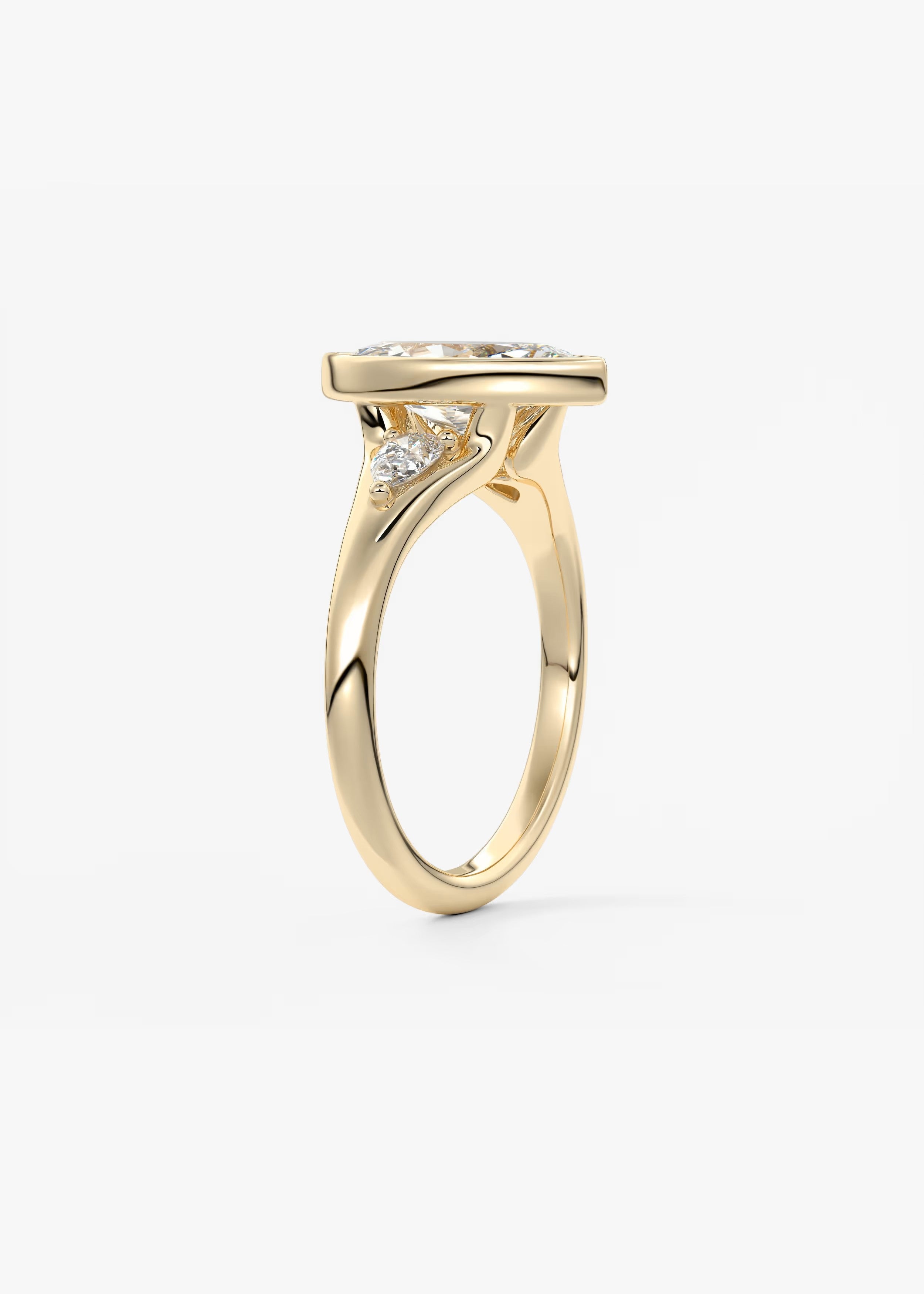 Véda Trilogy – Marquise with Pear Side Stones