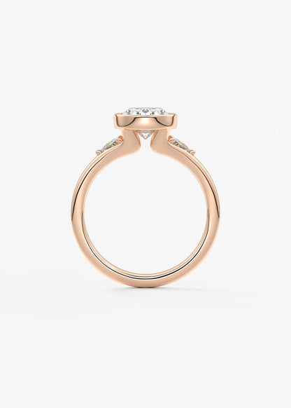 Véda Trilogy – Oval with Trillion Side Stones