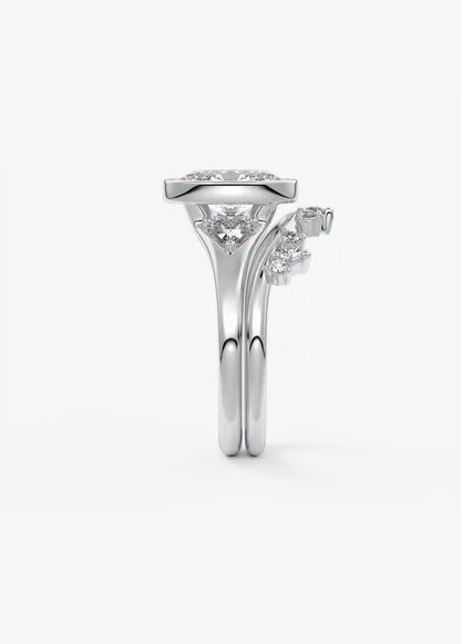 Véda Trilogy – Oval with Trillion Side Stones