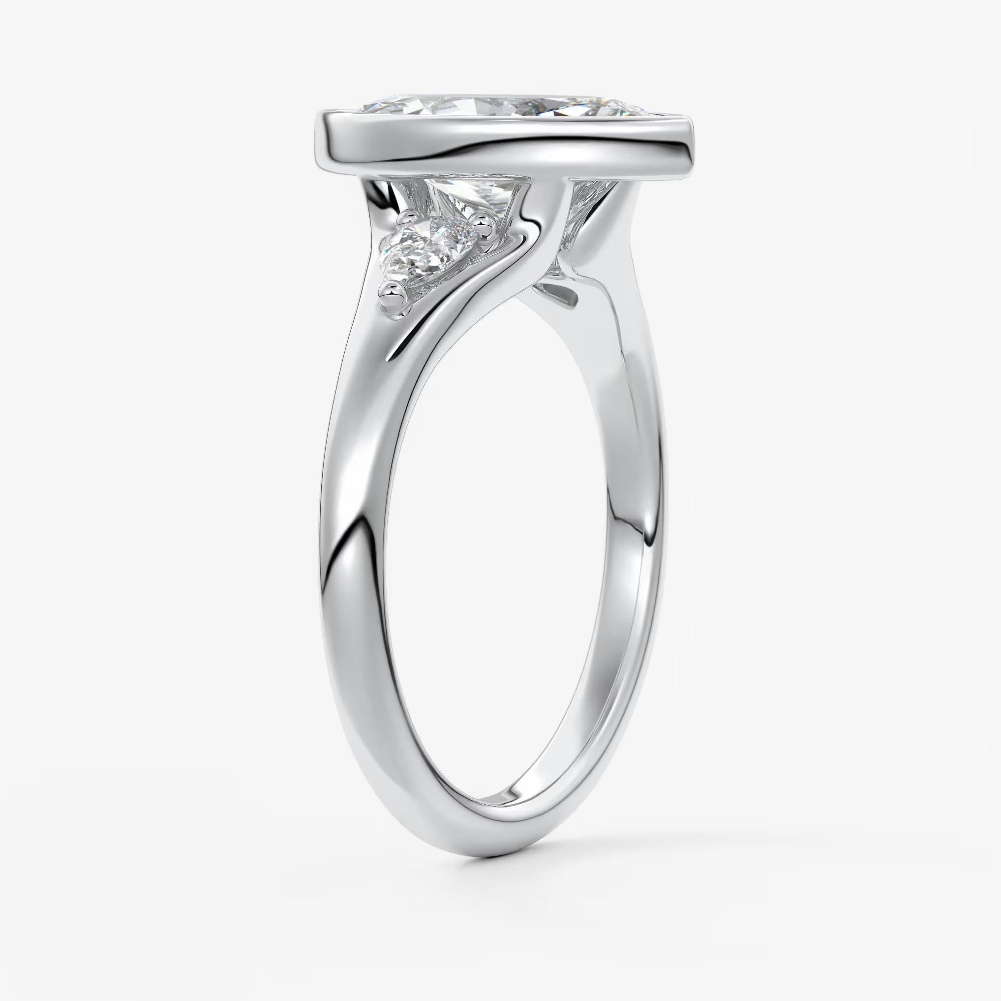Véda trilogy – marquise with pear side stones