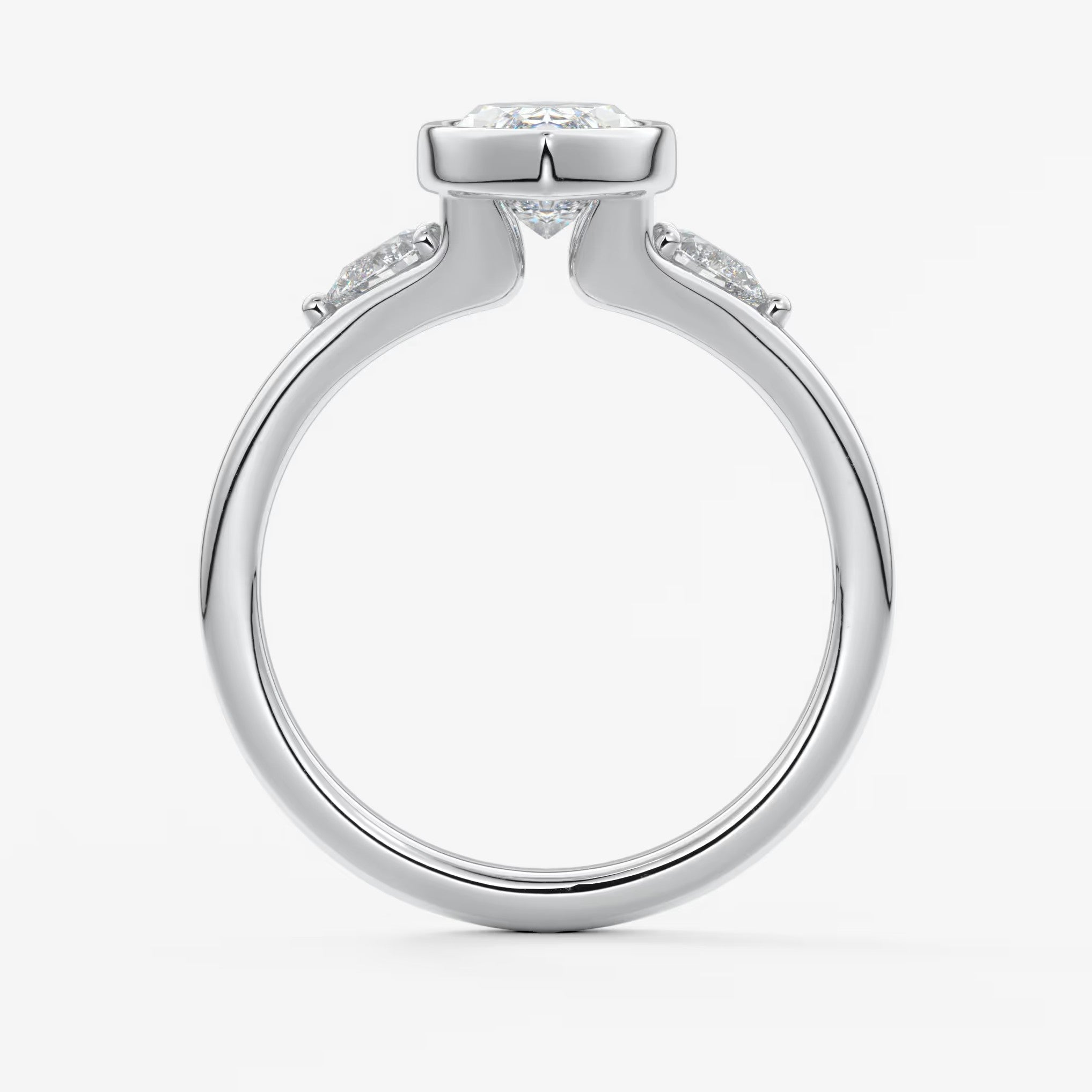 Véda trilogy – marquise with pear side stones