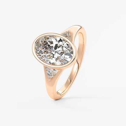 Véda trilogy – oval with trillion side stones