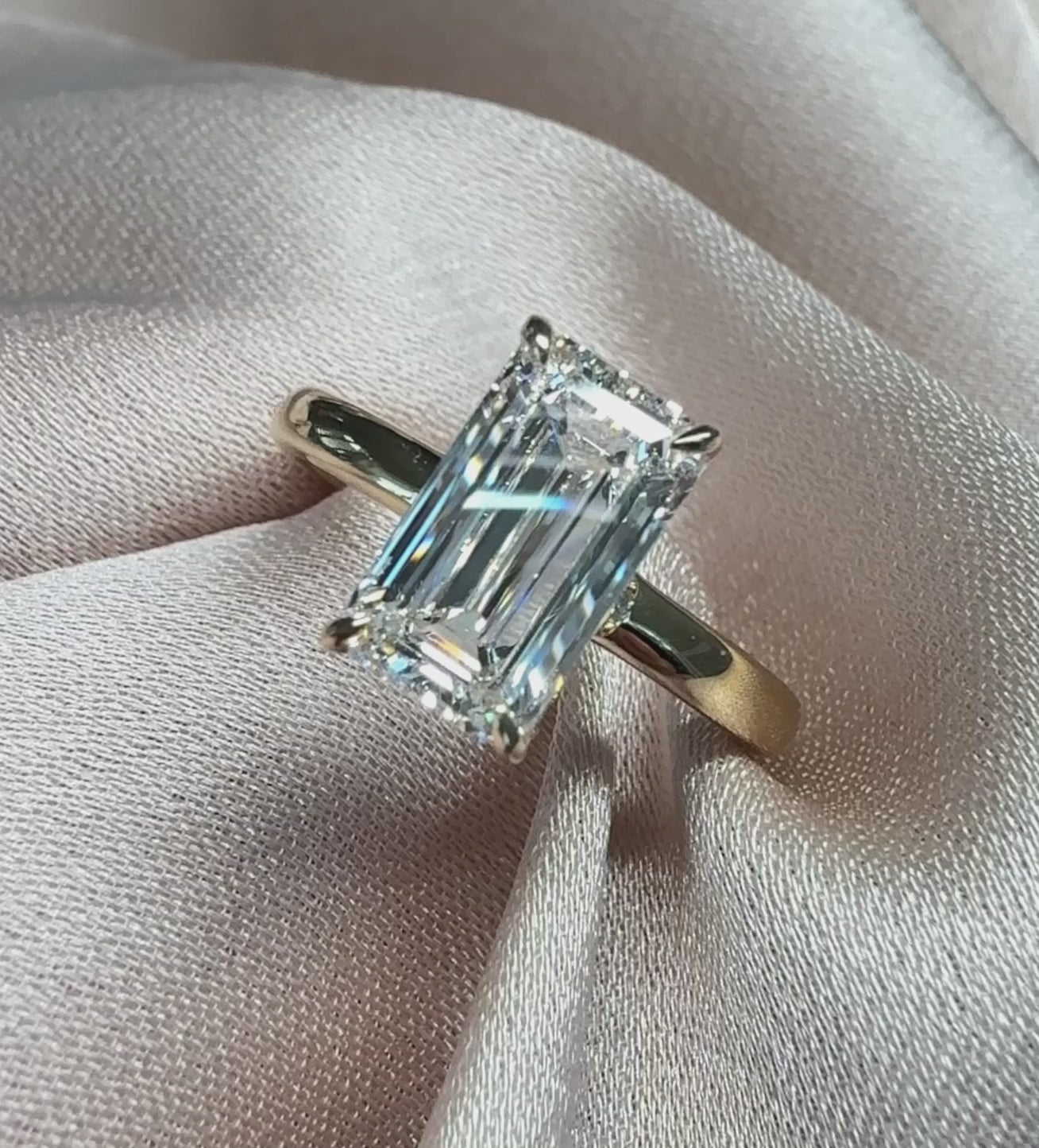 Aurora Emerald Hidden Halo