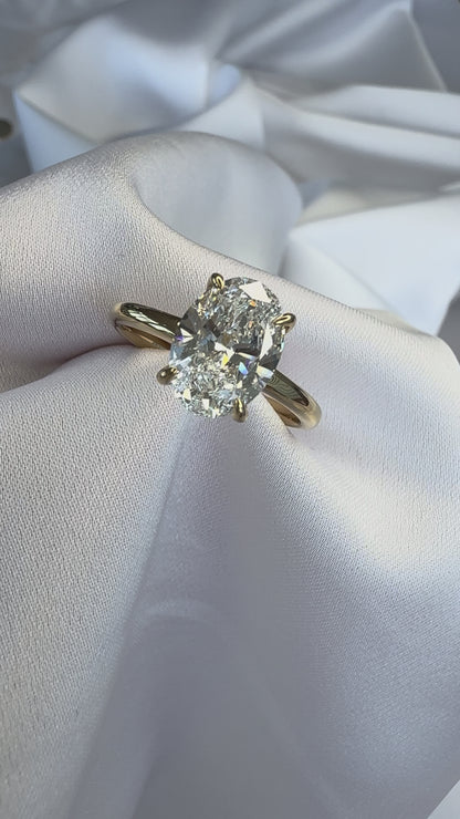 Aura Glide Oval Low-Profile Lab Diamond Engagement Ring – 2.05ct D VVS2