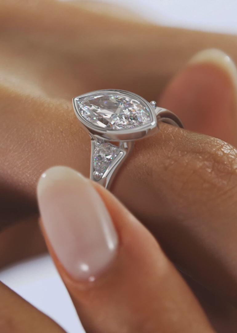 Véda Trilogy – Marquise with Pear Side Stones