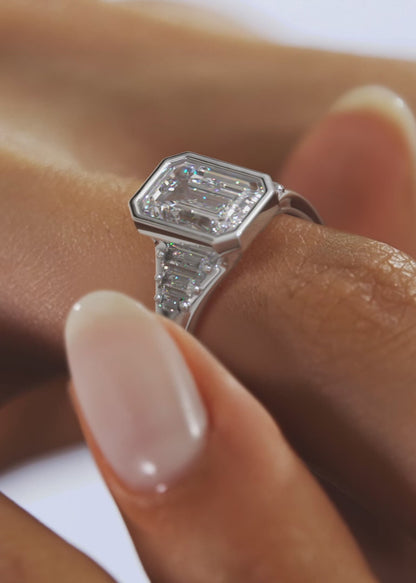 Véda Emerald Heirloom – Seven-Stone Graduated Baguette Ring