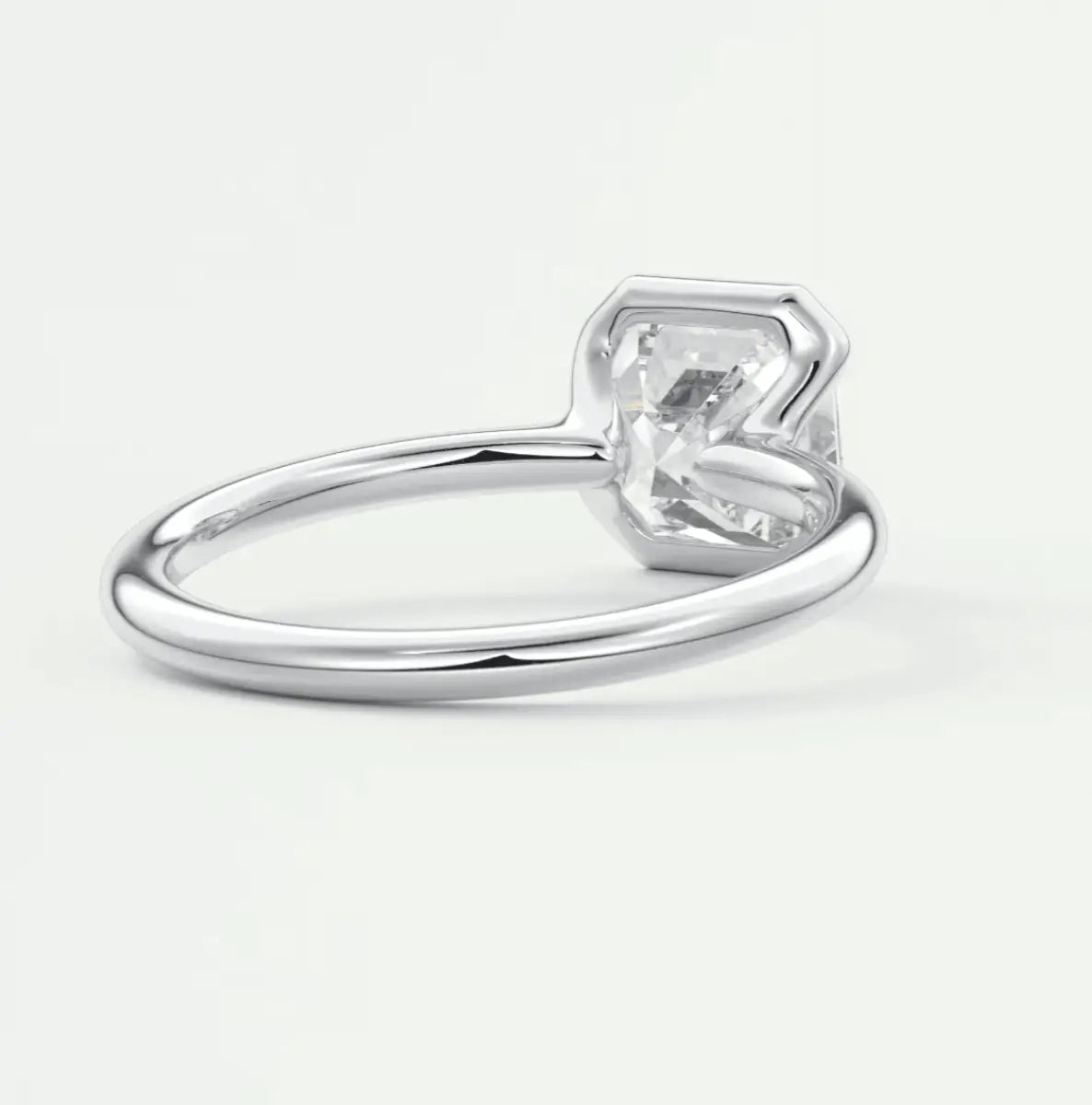Princess cut diamond engagement ring in white gold.